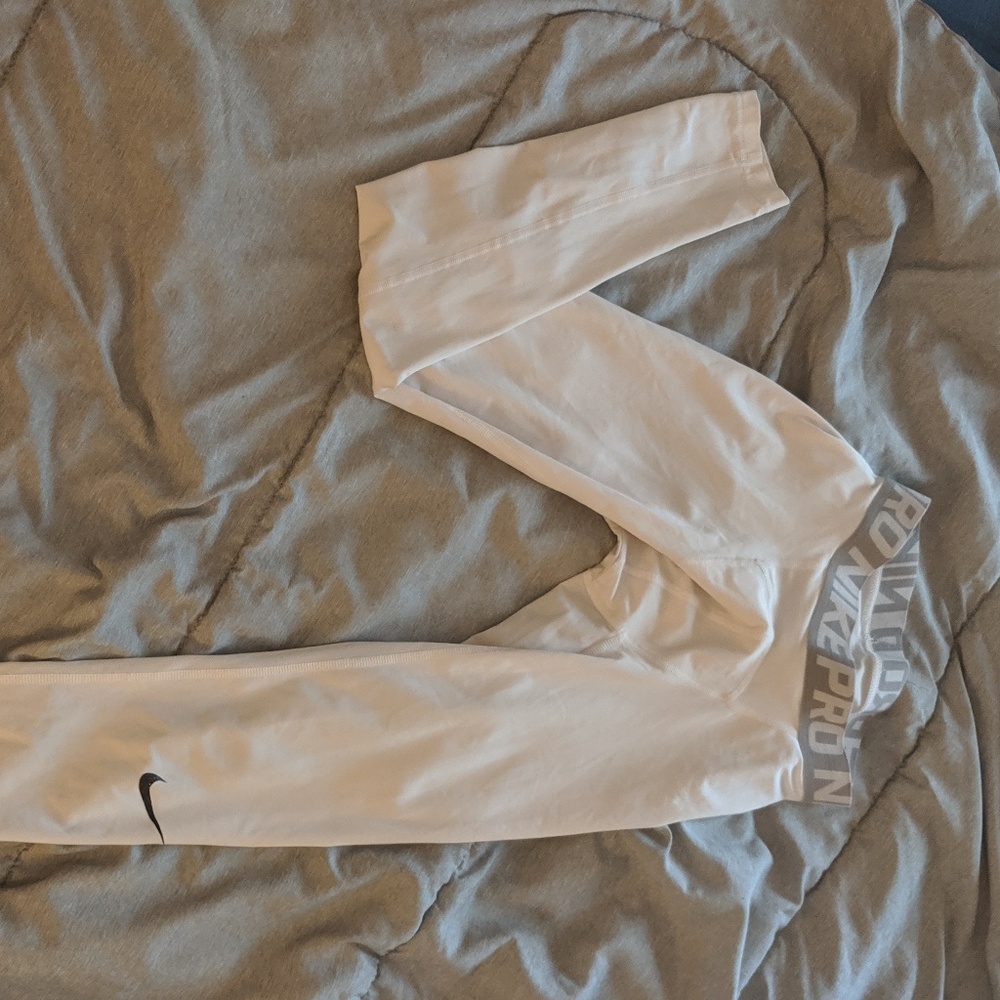 Nike compressions